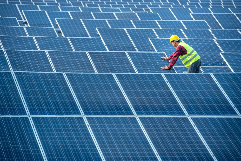 First contracts signed following tripling of funding for the deployment of renewable energy sources in industrial enterprises