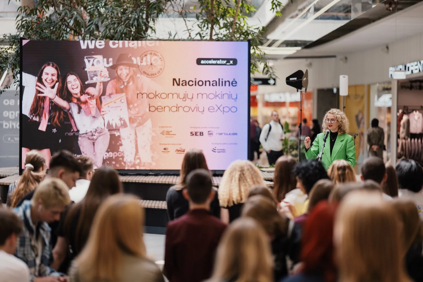 Inovacijų agentūra kartu su „Lietuvos Junior Achievement“ suteiks galimybę dar 1600 moksleivių imtis verslo kūrimo