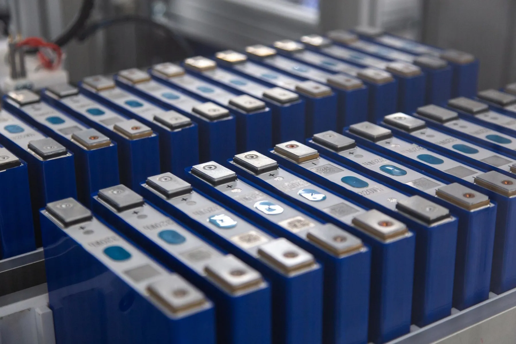 Žalesnės ateities link: pasinaudojusi Norvegijos finansavimu „Soli Tek R&D“ sukūrė išmanią elektros energijos kaupimo sistemą