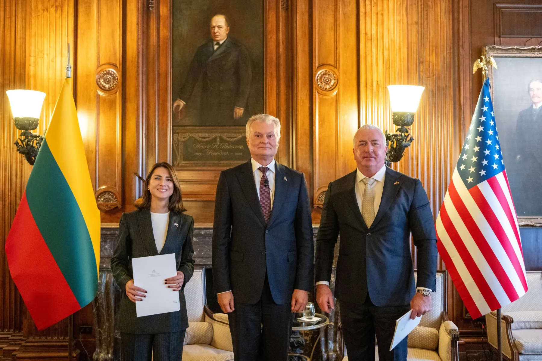 Lithuanian “KOVO Armor” Signs Agreement with U.S. Company “Safariland”: More Jobs and Export Opportunities in Lithuania